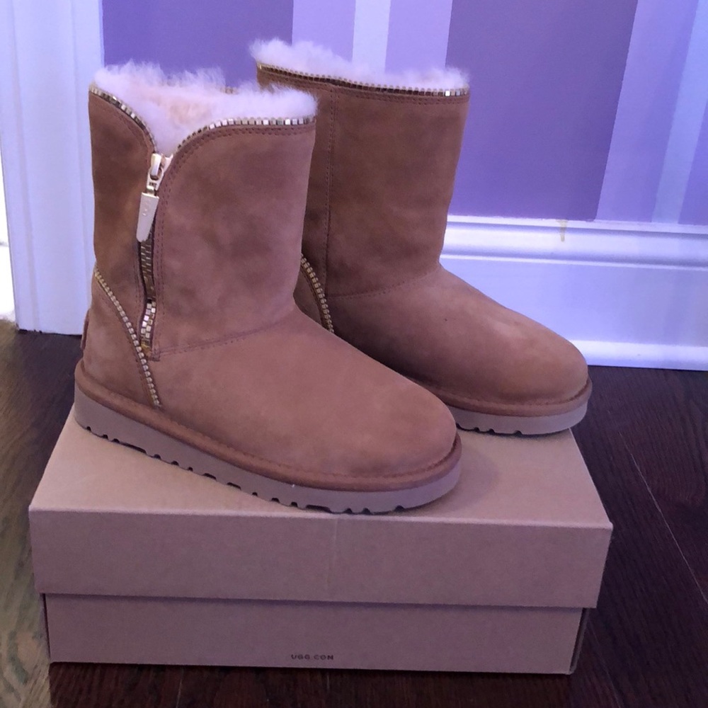 Size 1 kids uggs